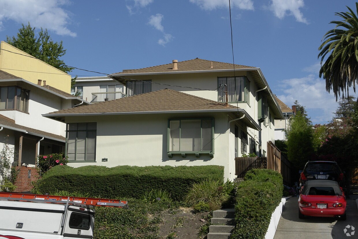 Building Photo - 657-657A 657B Oakland Ave
