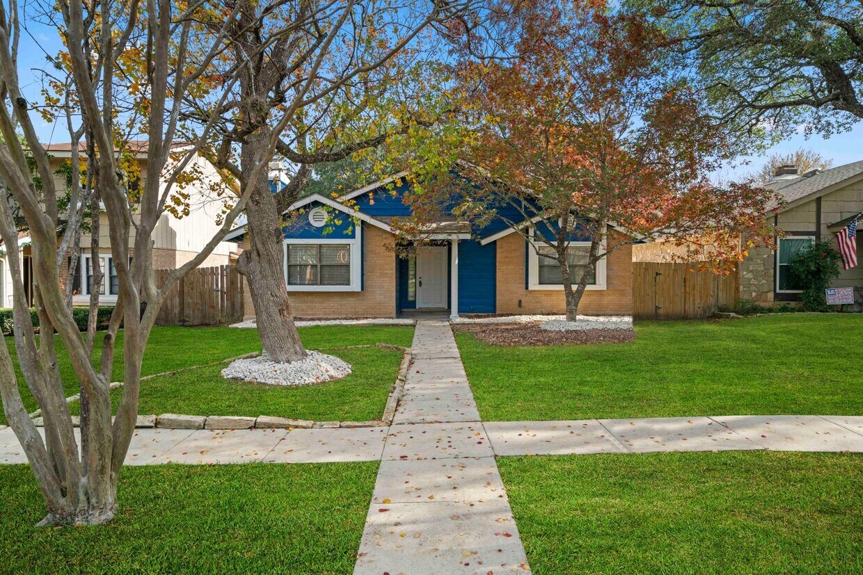 Primary Photo - Sleek and Stylish: 2BR/2BA Home with Open ...