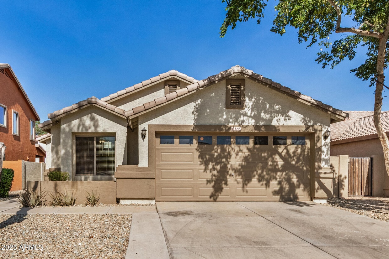 Foto principal - 8218 W Superior Ave