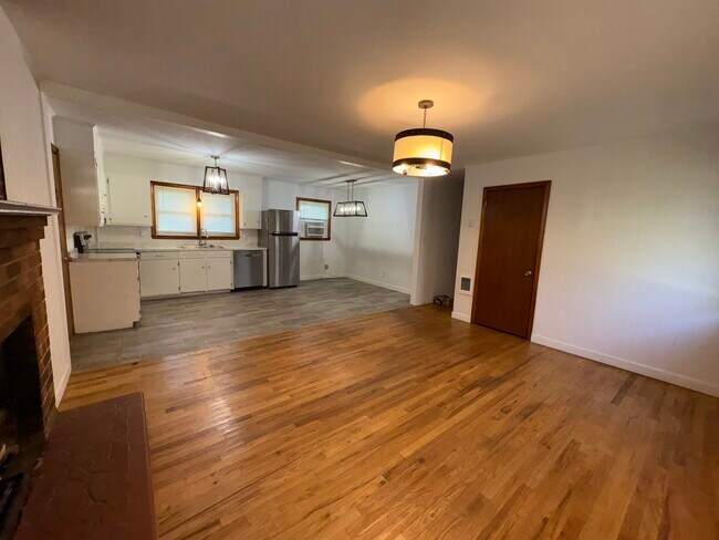 Foto del edificio - 108 Collins Ridge Rd