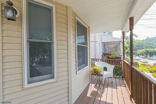 Foto del edificio - 46 Phoenix Ave