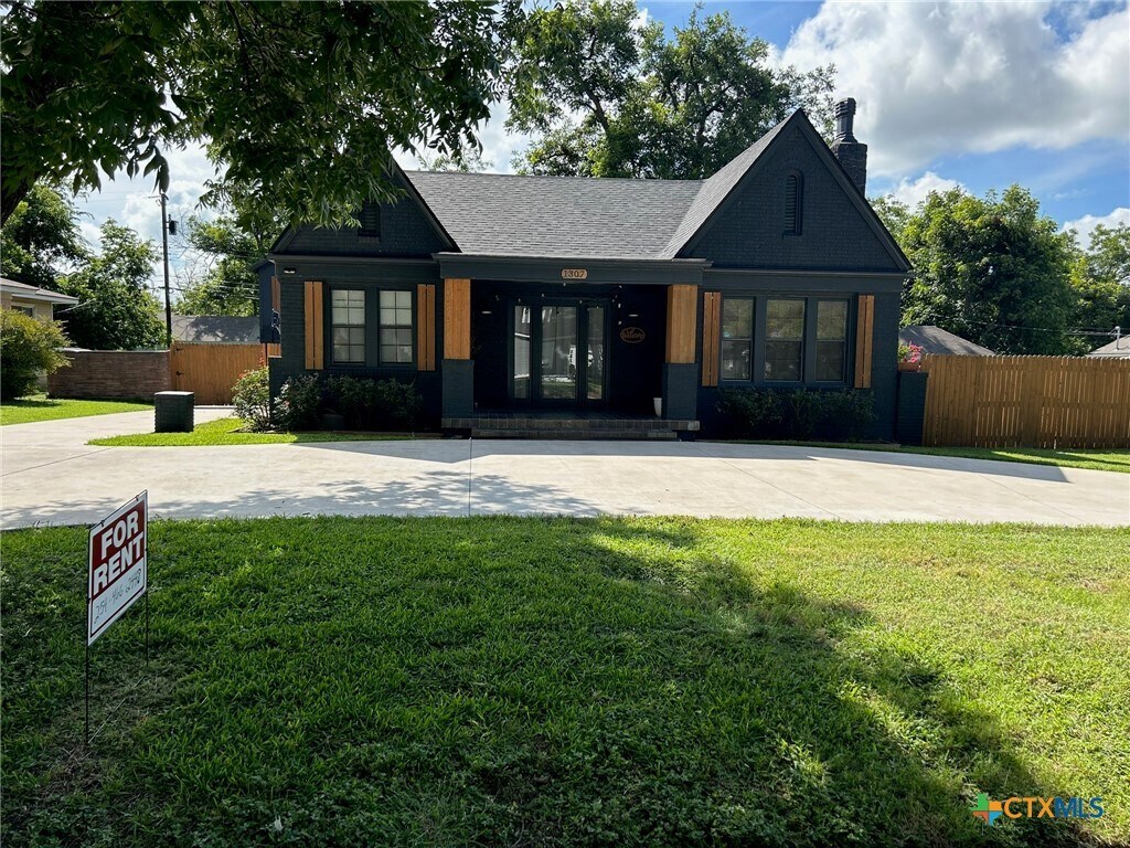Foto principal - 1307 N Main St
