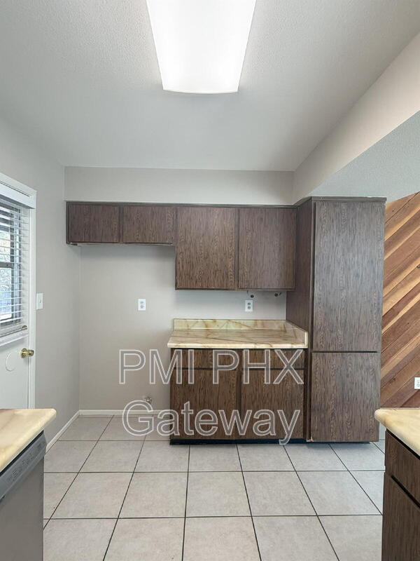 Photo - 1623 W Pampa Ave House