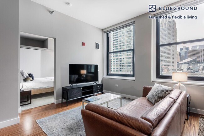 Foto del edificio - 63 E Lake St