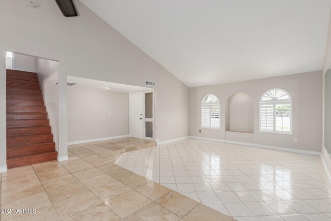 Building Photo - 2619 N 55th Pl