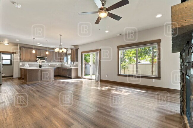 Foto del edificio - 7804 N Hibiscus Ln