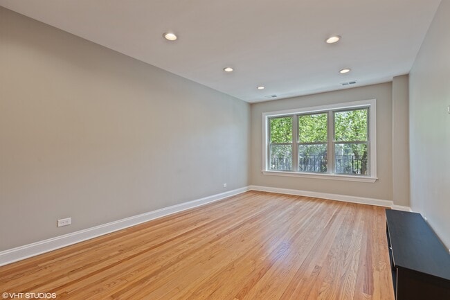 Building Photo - 1446 W Pensacola Ave