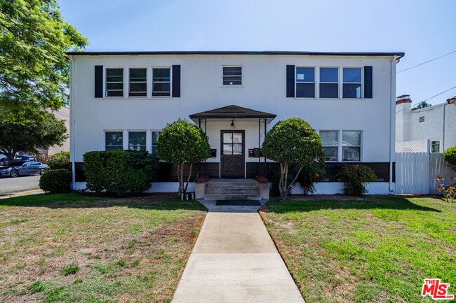 Building Photo - 930 E Lexington Dr