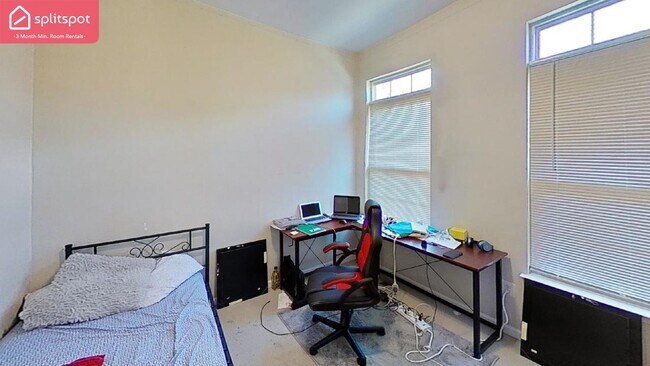 Building Photo - Private room in 5 bedroom Landover Apartment