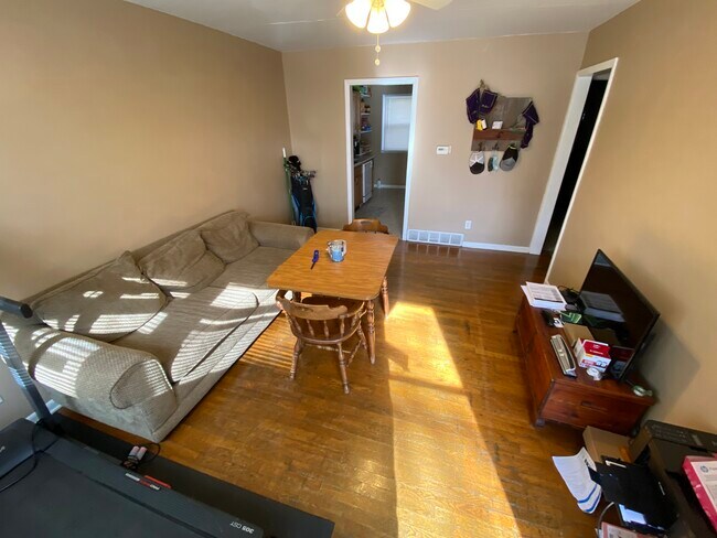 Building Photo - 1202 Ratone St