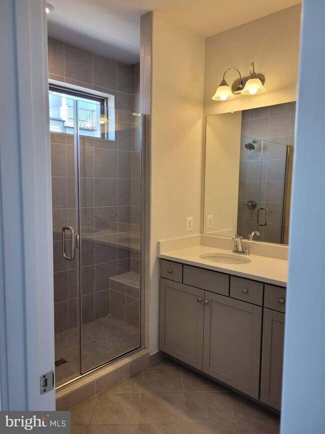 Foto del edificio - 5117 Macon Rd