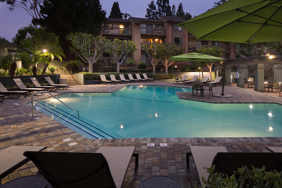 eaves Lake Forest