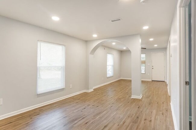 Building Photo - 4241 Pulaski Street