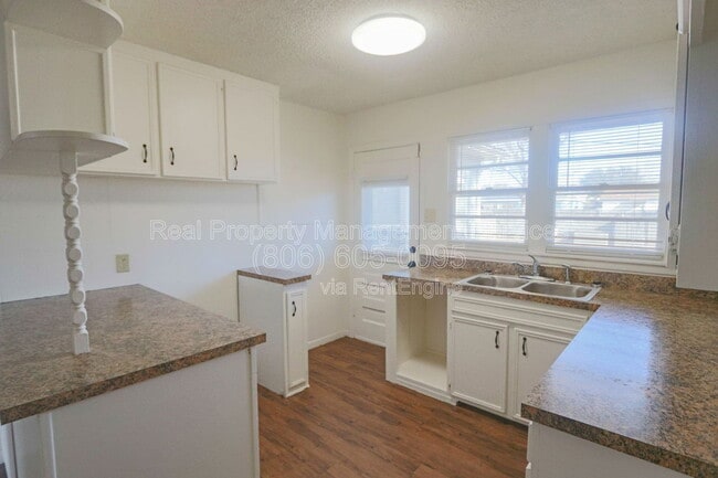 Foto del edificio - 3012 49th St