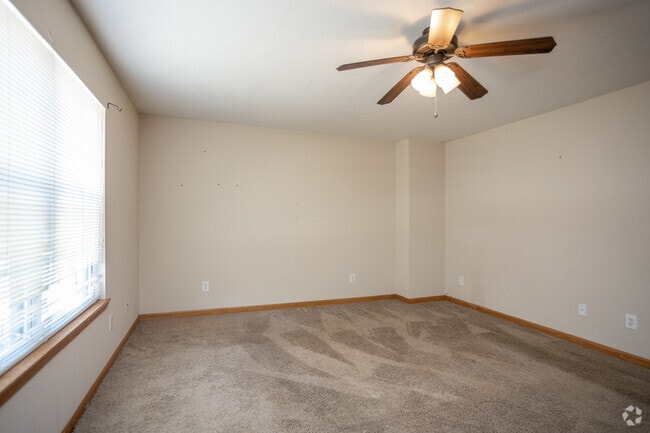 3BR, 2.5BA - 1,364 SF - Hidden Brook Apartments & Townhomes
