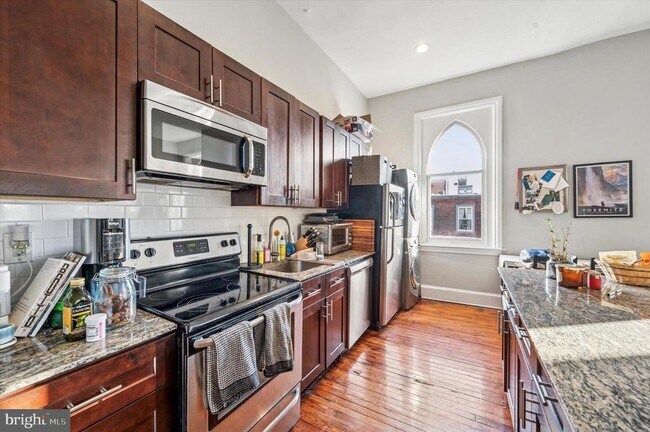 Building Photo - 265 S 22nd St