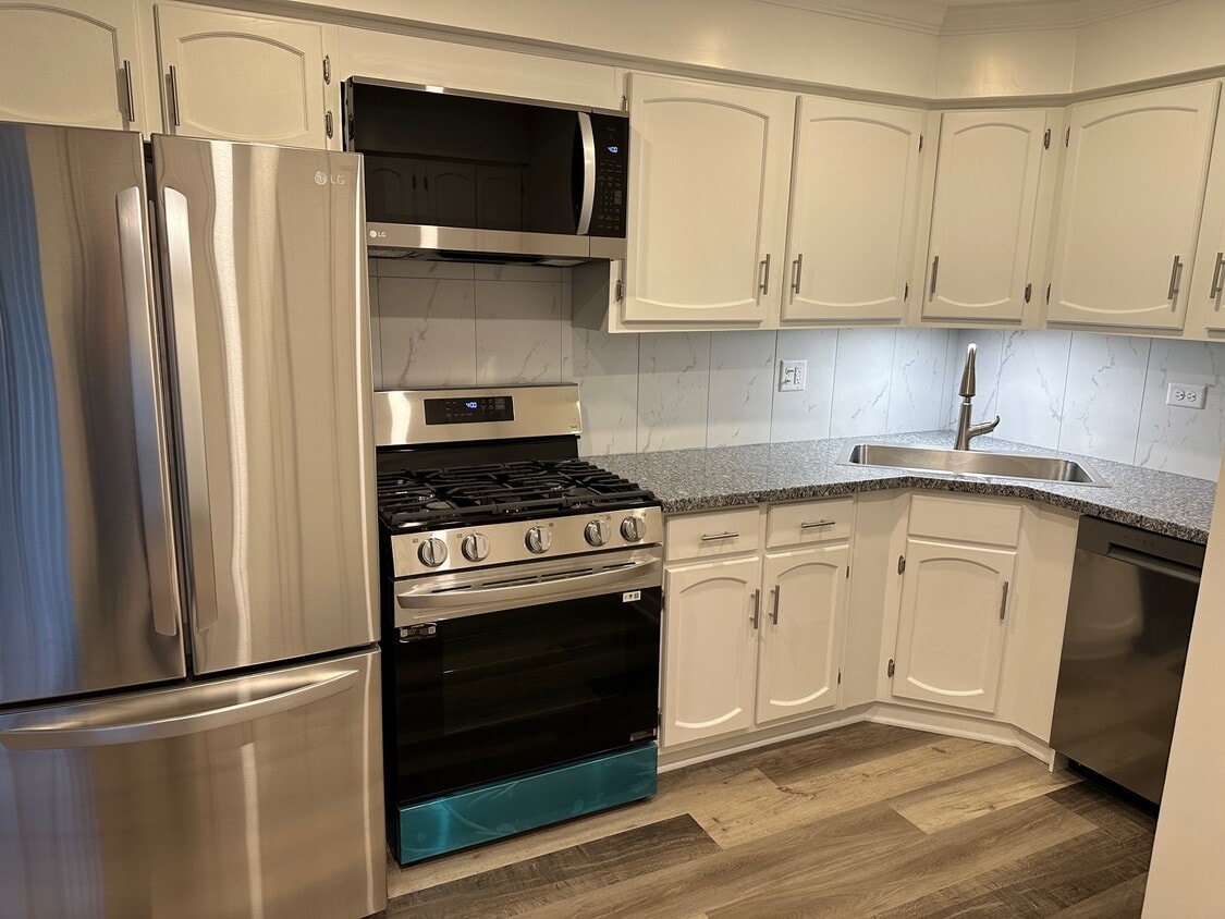 Foto principal - 249 N Gregory St