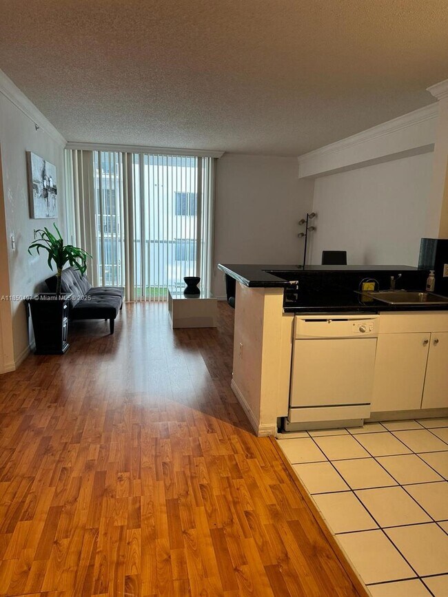 Foto del edificio - 5085 NW 7th St