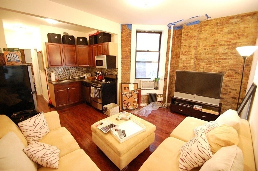 Primary Photo - 252 Broome St