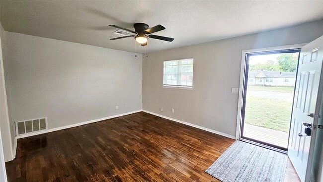 Building Photo - 1635 NE 50th St