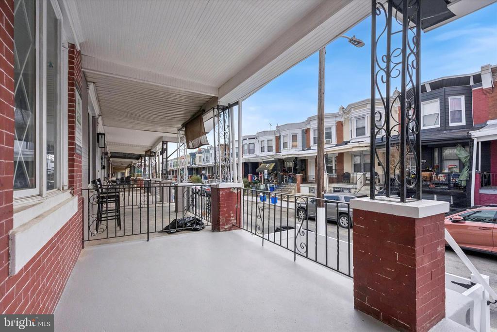 Foto principal - 5551 Addison St