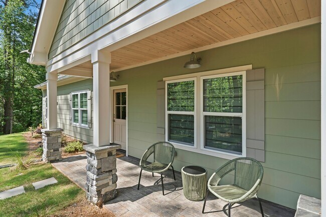 Foto del edificio - 183 Crooked Creek Bay Rd SE