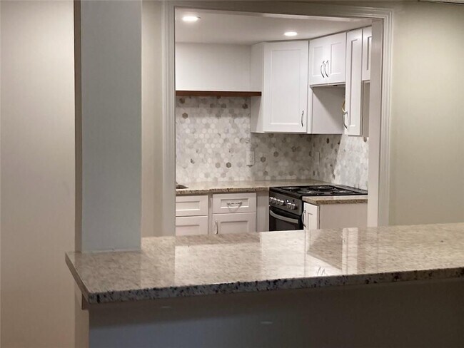 Building Photo - 2888 Bonanza Dr