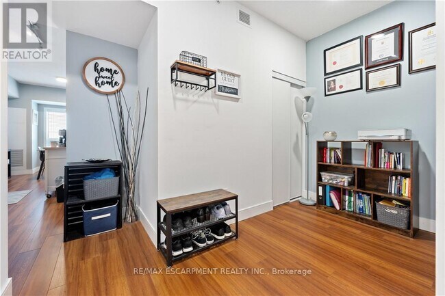 Photo du bâtiment - 1 Wellington St