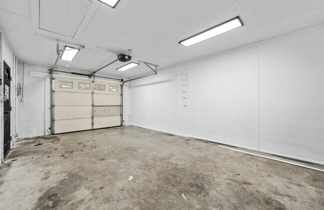 Foto del edificio - 680 Roddy Dr