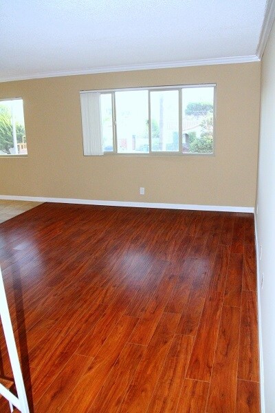 Primary Photo - 301 Knob Hill Ave