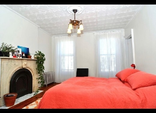Building Photo - Huge Sunny Garden Duplex Brownstone