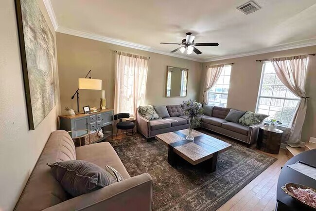 Foto del edificio - 2210 Christian St