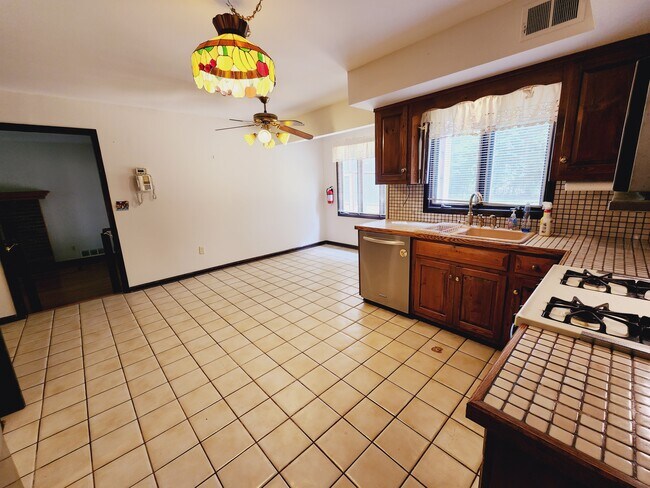 Kitchen - 31 Cooks Cross Rd