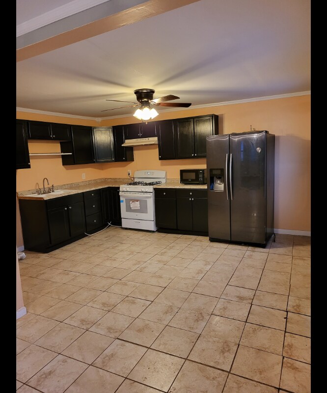 Foto principal - 107 Canaan St