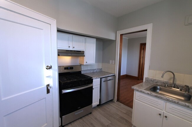 Foto del edificio - Spacious 3 bedroom 1.5 bathroom home with ...