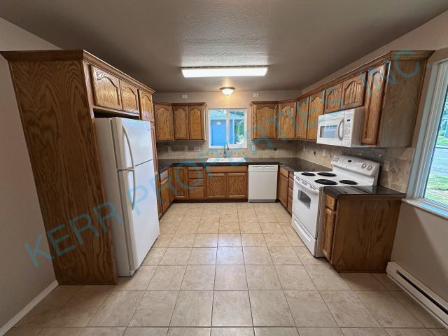 Foto del edificio - Charming 2-Bedroom Condo Oasis in Gresham – Cozy 780 Sq. Ft. Retreat!