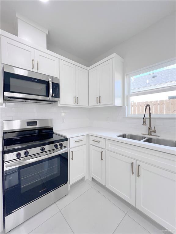 Foto del edificio - 24 E St