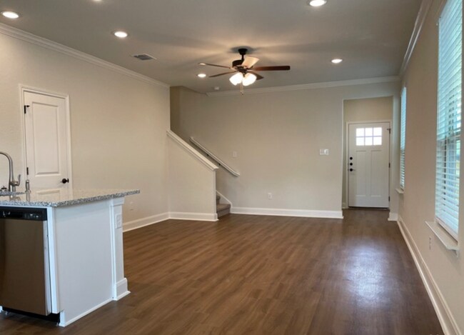 Building Photo - 2206 Sandlewood Cv