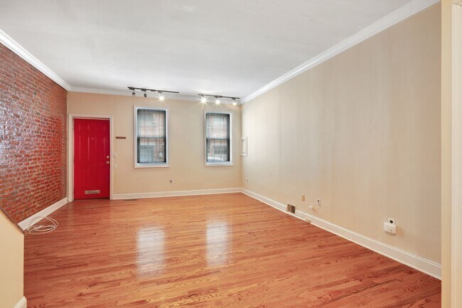 Foto del edificio - Three Bedroom Graduate Hospital Home with Roof Deck!