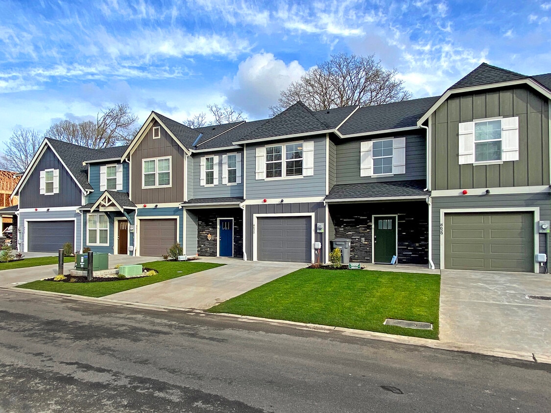 8625 62nd Avenue Ct SW, Lakewood, WA 98499 Townhome Rentals in