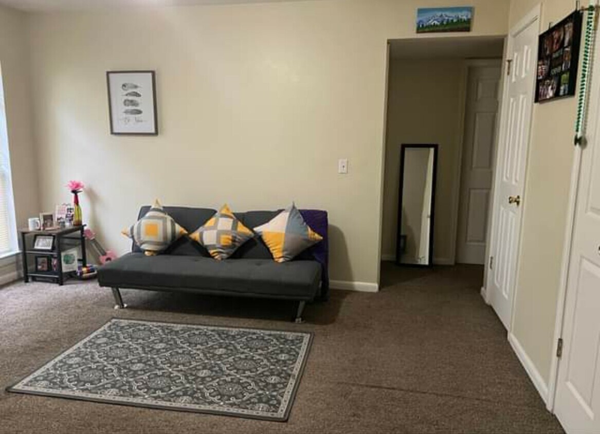 Living room - 2950 S Lamar Blvd