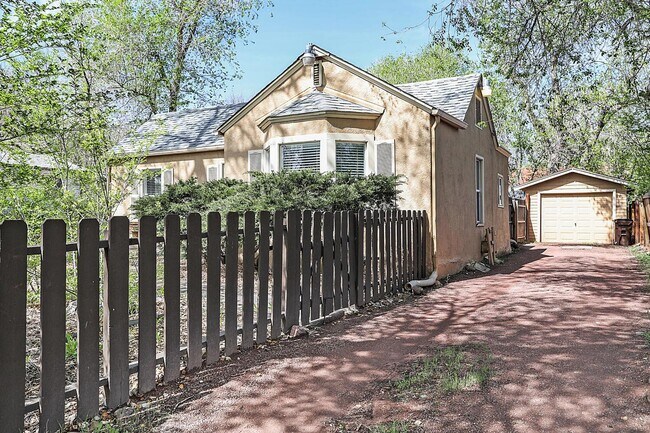 Building Photo - Location! Location! Location! "Charming 2-...