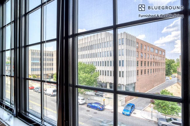 Foto del edificio - 2210 Wisconsin Ave NW