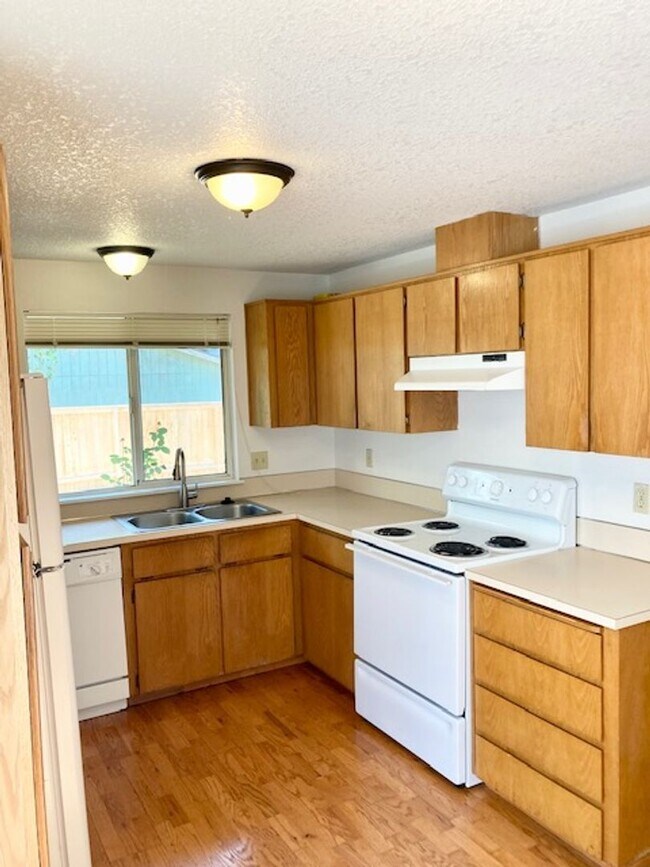 Building Photo - Charming 3 Bedroom, 2 Bathroom Gresham Home