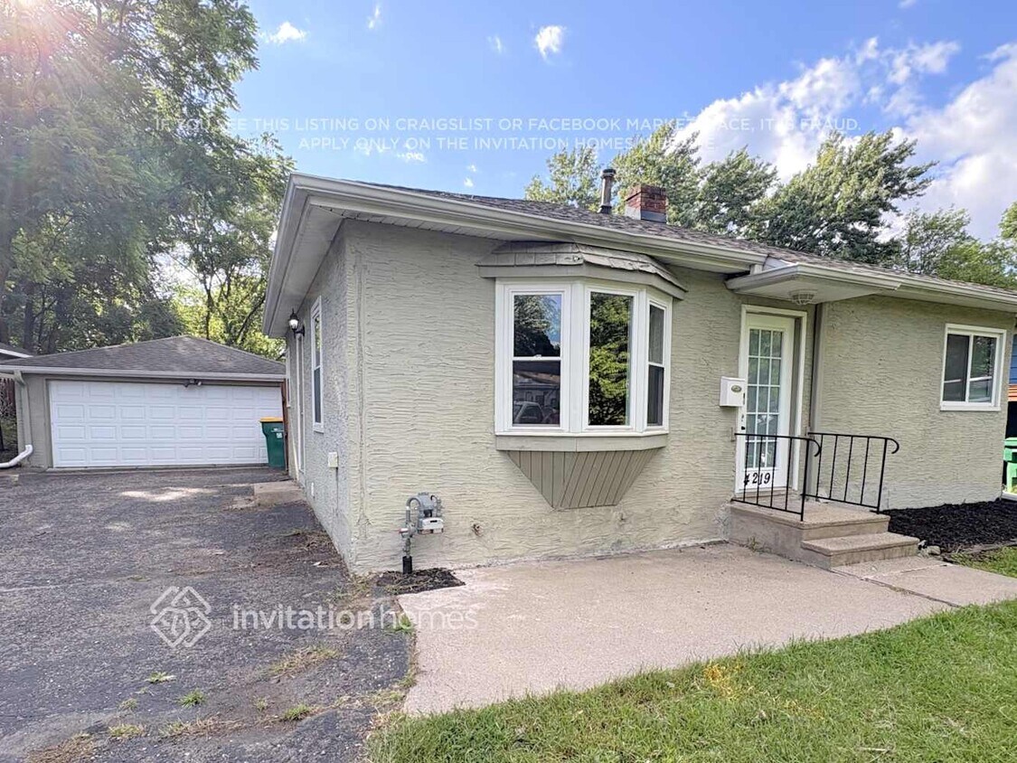 Foto principal - 4219 Georgia Ave N