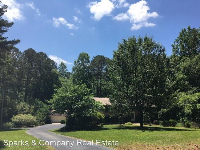 Building Photo - 3 br, 2.5 bath House - 5627 Mitchell Way