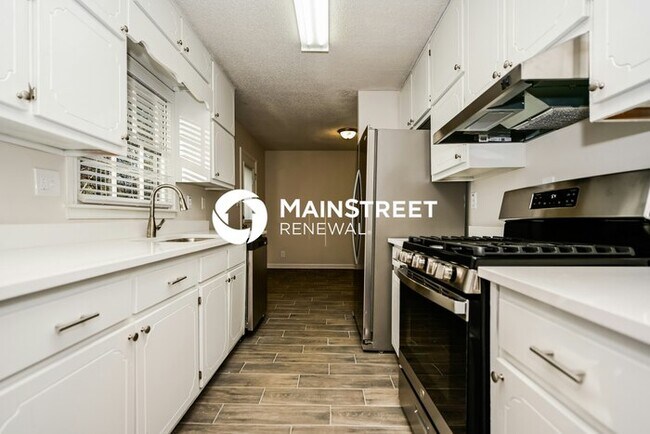 Building Photo - 3 Bedroom Pet-Friendly Home in Stockbridge, GA with Main Street Renewal