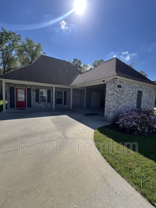 Foto del edificio - 8614 Forestwood Ave