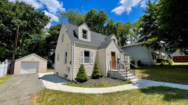 Building Photo - 408 Ryders Ln