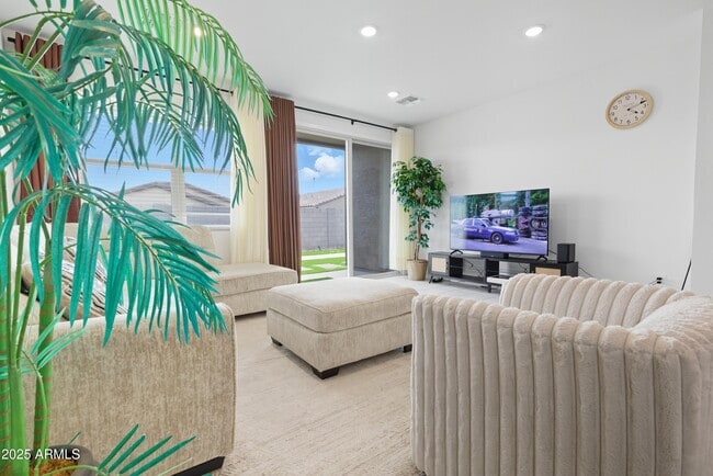 Foto del edificio - 17427 W Msn Ln